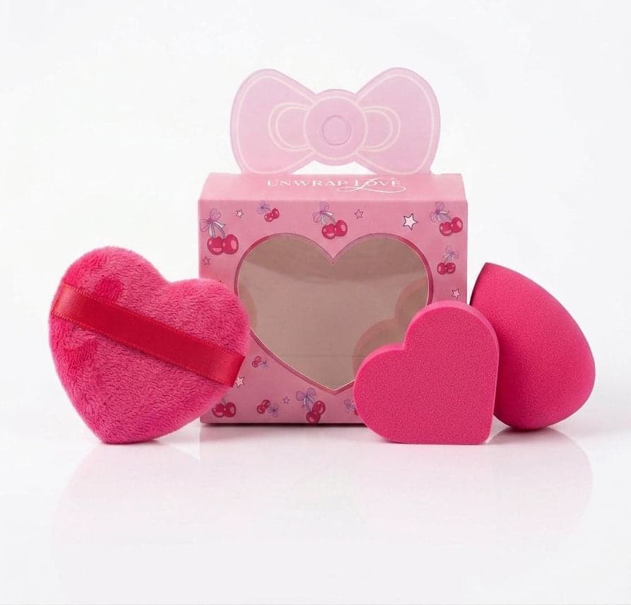 COFFRET D EPONGES ET HOUPPETTE DE MAQUILLAGE 3PCS